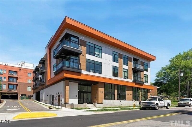 615 Daniels Street - Photo 1