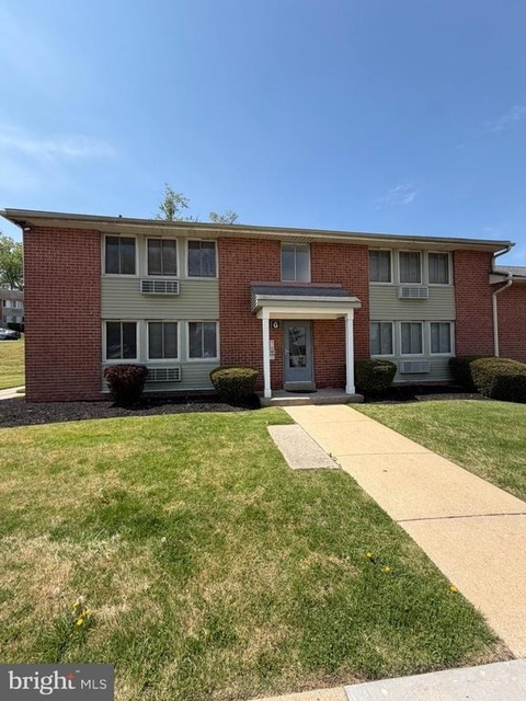 250 Tanglewood Lane - Photo 1