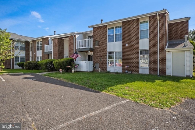 275 Green Street - Photo 1