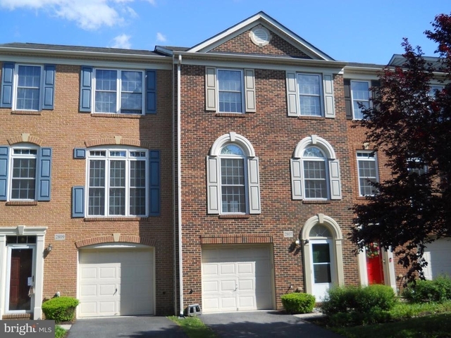2807 Cornet Court - Photo 1