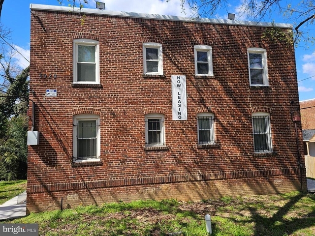 3929 4th Street Se - Photo 1