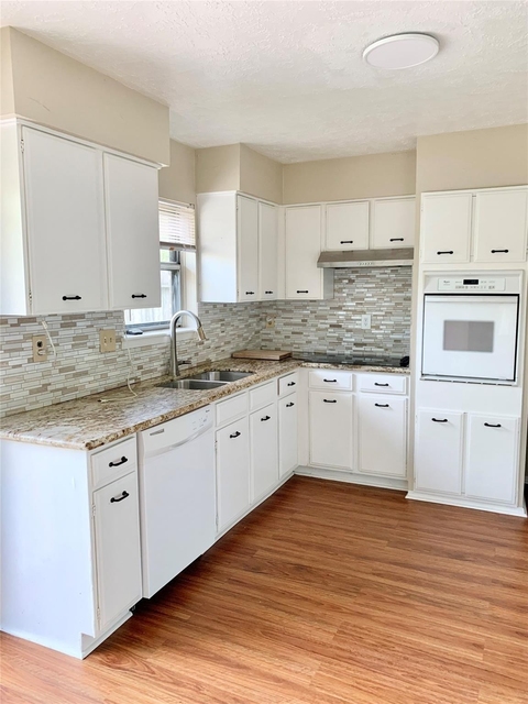 801 E Stadium Court - Photo 1