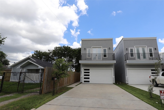 4422 Phlox Street - Photo 1