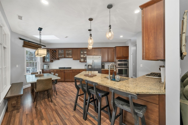 41 Regis - Photo 1