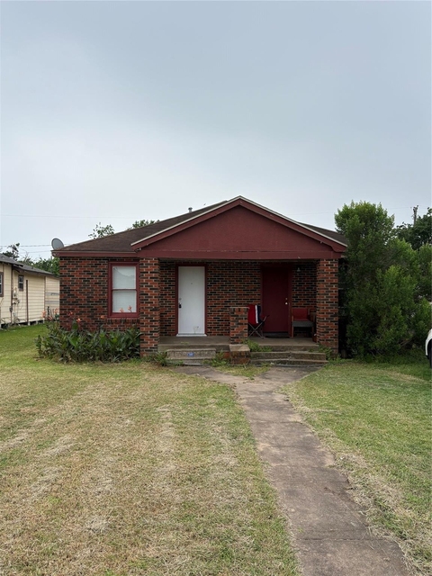 715 W 4th Street - Photo 1