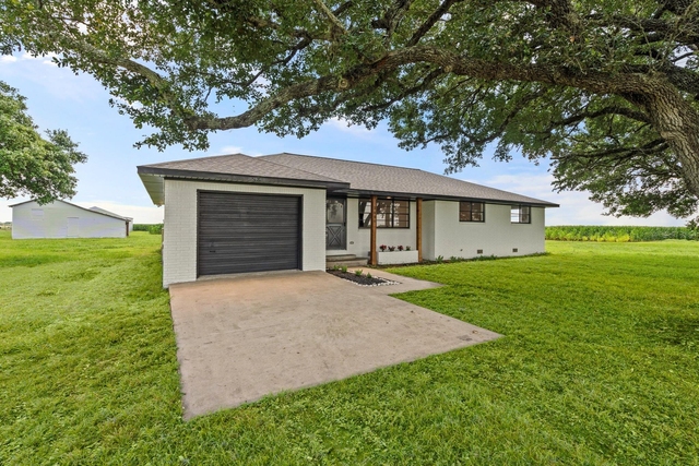 2606 Long Lane - Photo 1
