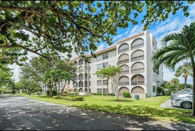 250 Ne 20th Street - Photo 1