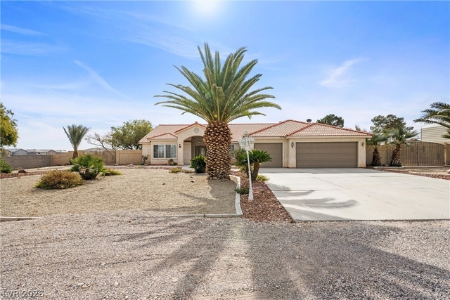 8605 W Cougar Avenue - Photo 1