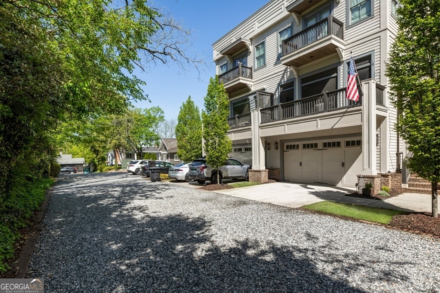 1079 Canton Street - Photo 1