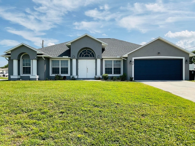 854 Sw Paar Drive - Photo 1