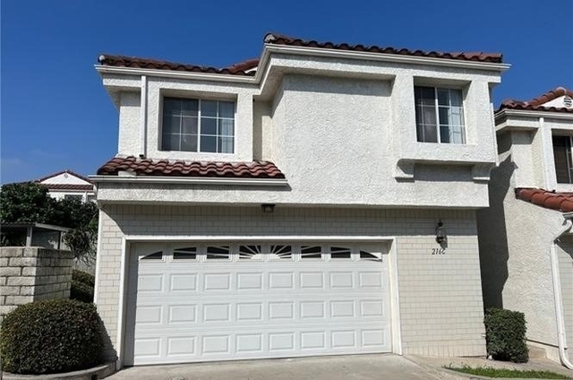 216 E Newmark - Photo 1