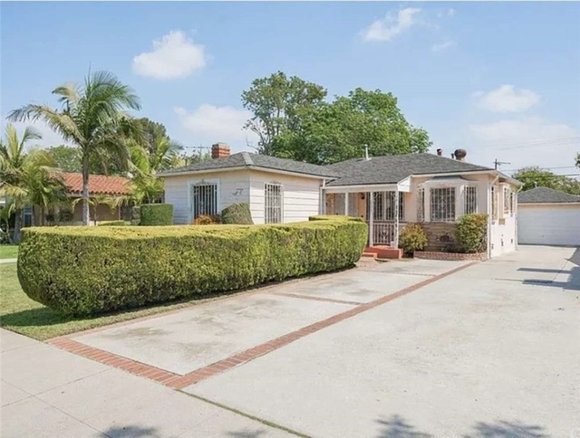 8724 Ruthelen Street - Photo 1