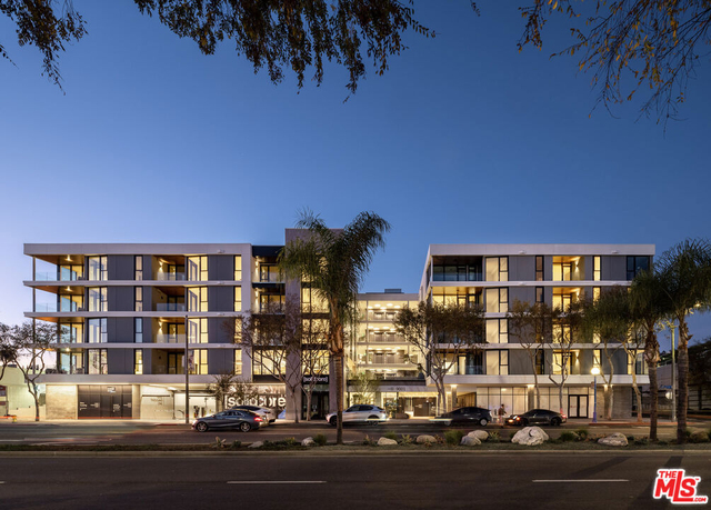 9001 Santa Monica Boulevard - Photo 1