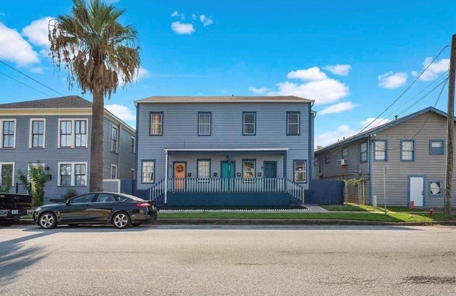 805 10th Street - Photo 1