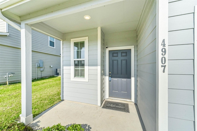 4907 Luke Mathew Drive - Photo 1