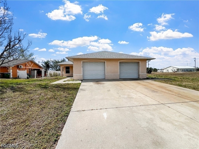 2130 Ne 8th Place - Photo 1