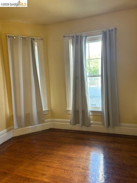 2119 Fruitvale Ave - Photo 1