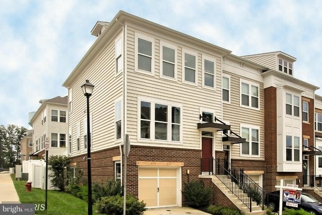 42685 Orefield Terrace - Photo 1