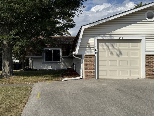 1742 Amherst Circle - Photo 1