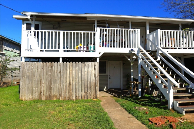 123 W 6th Street - Photo 1