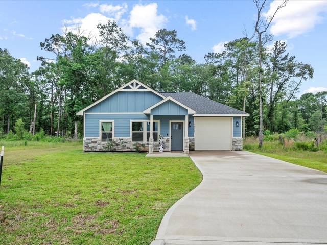 16322 Crockett Martin Estates  - Photo 1