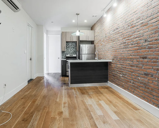 410 Gates Avenue - Photo 1