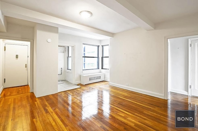 301 East 38th Street - Photo 1