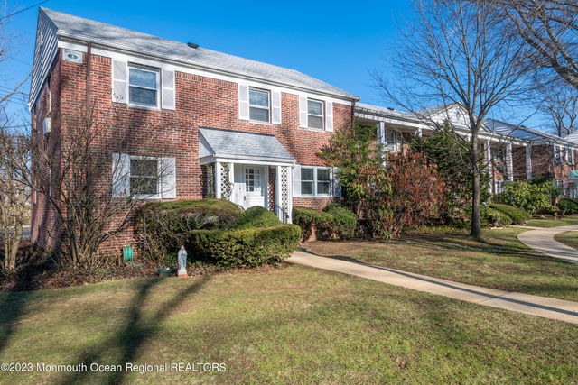 19 Manor Drive - Photo 1