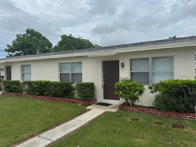 1401 N J Street - Photo 1