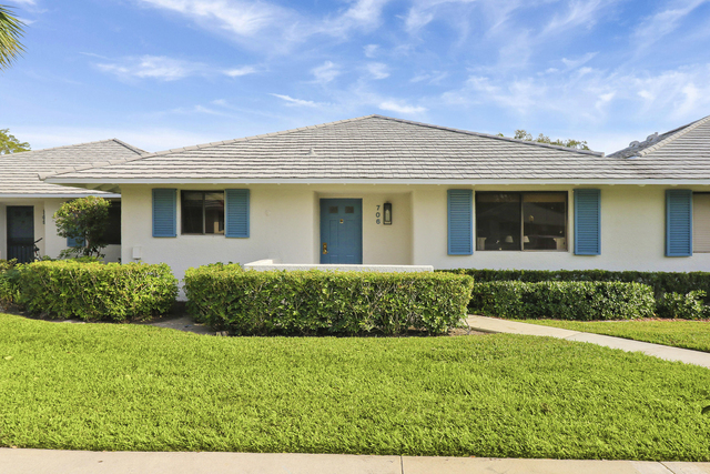 706 Club Drive - Photo 1