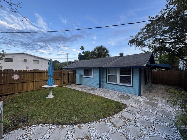 311 S K Street - Photo 1
