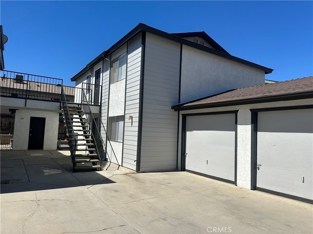 2129 Woodberry Ave - Photo 1