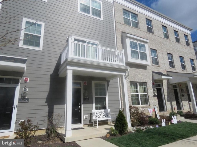 139 Easton Street - Photo 1