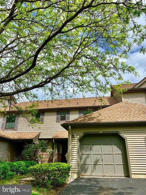 302 Marten Road - Photo 1