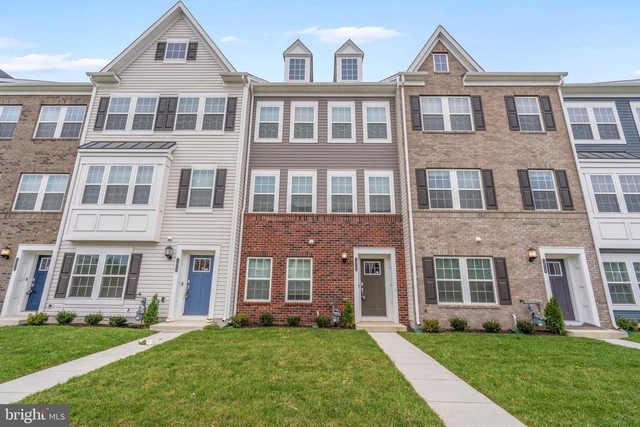 1826 Parham Way - Photo 1