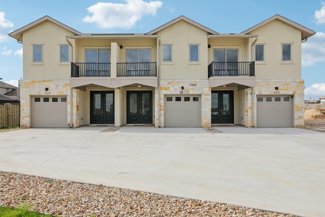 302 Tesla Circle Cir - Photo 1