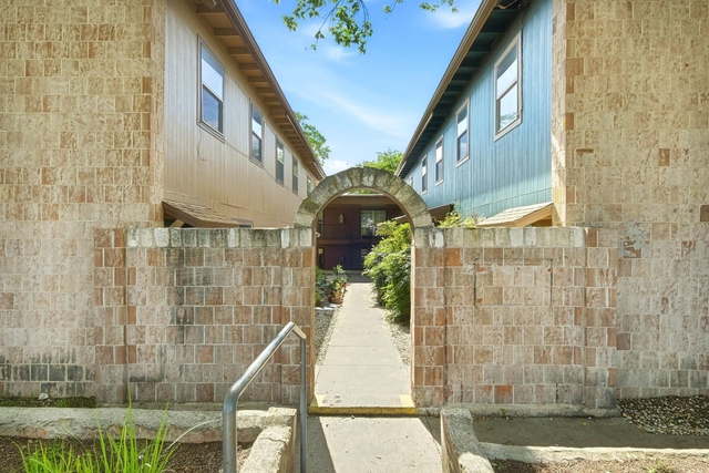 2319 Greenfield Pkwy - Photo 1