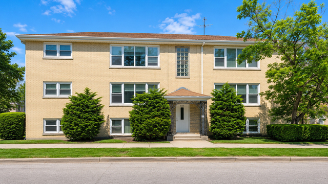5834 W Montrose Avenue - Photo 1