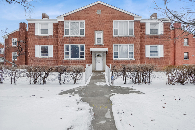 8949 S Blackstone Avenue - Photo 1