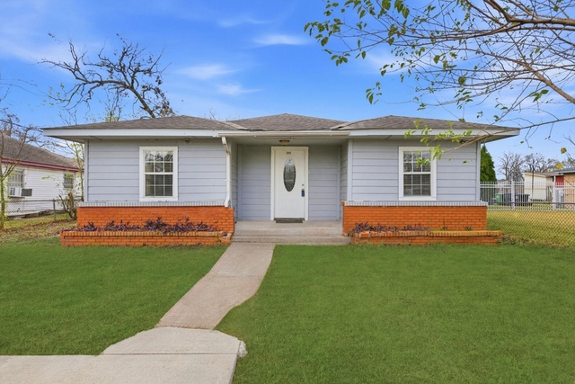2411 Leffingwell Street - Photo 1