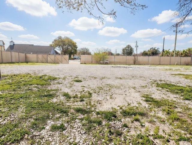 11211 Kittybrook  Drive - Photo 1
