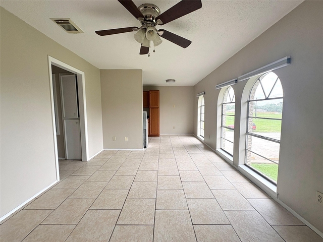 3021 Sycamore Avenue - Photo 1
