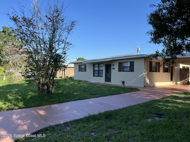 303 Princeton Avenue - Photo 1