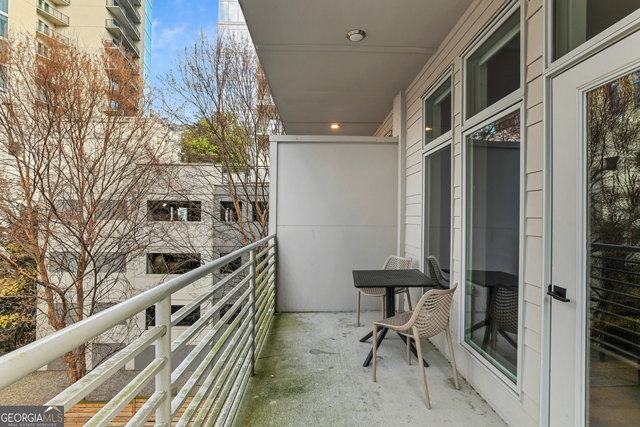 208 12th Street Ne - Photo 1
