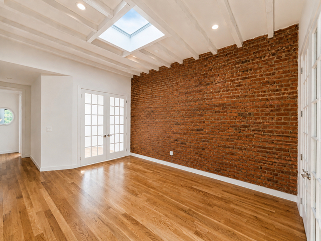 673 Knickerbocker Avenue - Photo 1