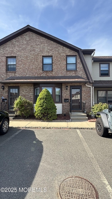 41 Village Green Way - Photo 1
