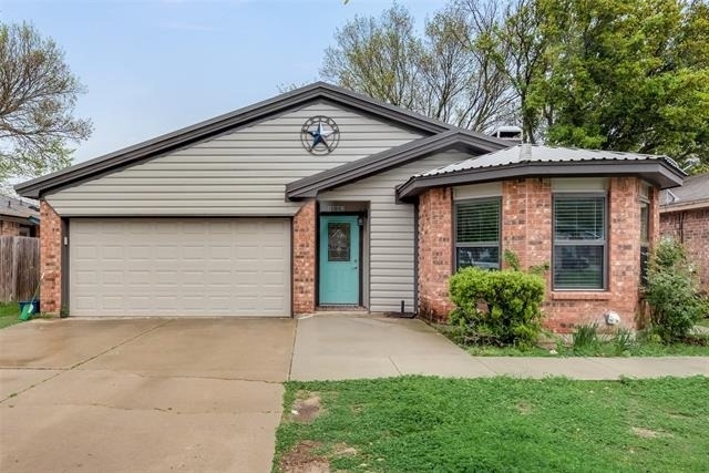 1002 Canary Lane - Photo 1