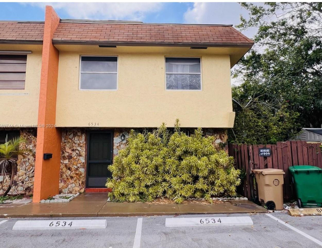 6534 Sw 41st Street - Photo 1