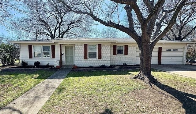112 Savannah Street - Photo 1