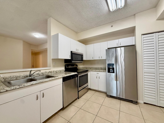 6928 Sw 39th Street - Photo 1
